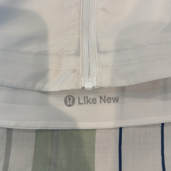 Lululemon running/biking jacket - Picture 4 of 7